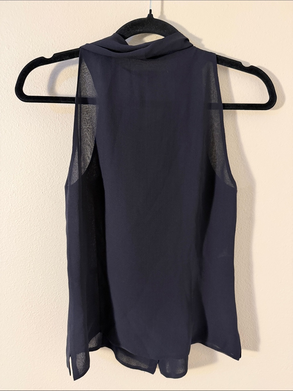 Barbicans Verona 100% Silk Black Sleeveless Tie-Neck Blouse Size 42 (US 6) - Picture 3 of 7